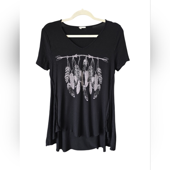 Vocal Tops - Vocal Black Feather Design Short Sleeve Graphic Tee Medium Asymmetric Hem Boho